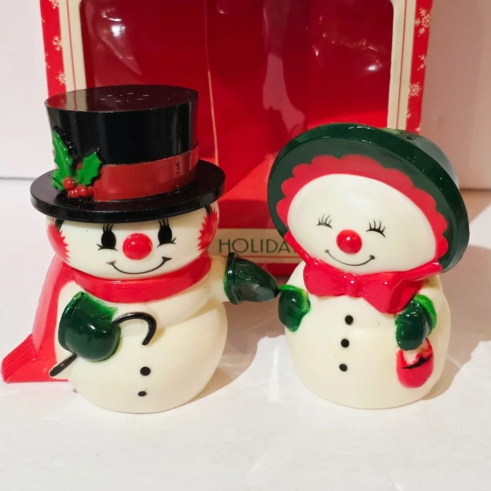 Vtg Hallmark Christmas Salt & Pepper Shakers Happy & Merry Mr. & Mrs. Snowman